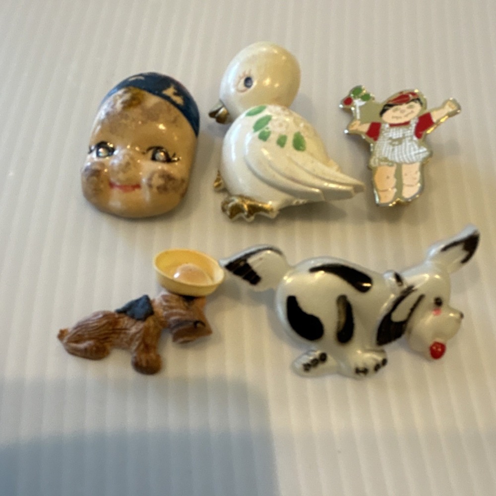 Collectible Pinbacks Lot - Animal & Character Designs, Set of 5